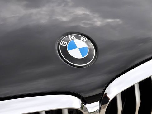 Used 2023 BMW X5 xDrive40i w/ Parking Assistance Package image 7