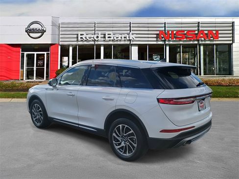 Used 2022 Lincoln Corsair Standard w/ Equipment Group 101A image 5