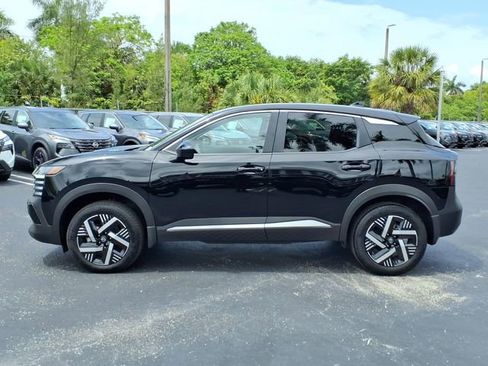 Used 2025 Nissan Kicks SV FWD image 4
