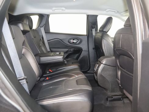 Used 2023 Jeep Cherokee Altitude Lux image 13