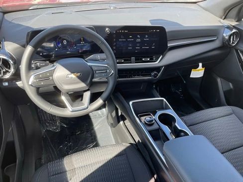 New 2026 Chevrolet Equinox LT image 8