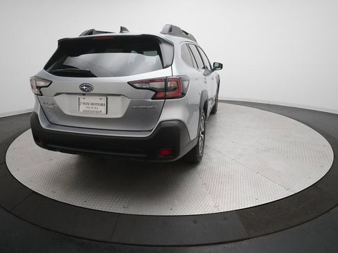 Used 2025 Subaru Outback Premium image 35