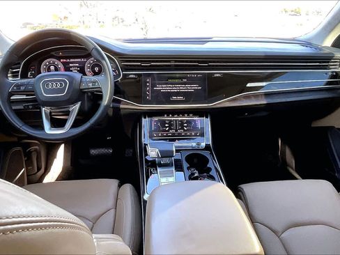 Used 2020 Audi Q8 Prestige w/ Prestige Package image 12