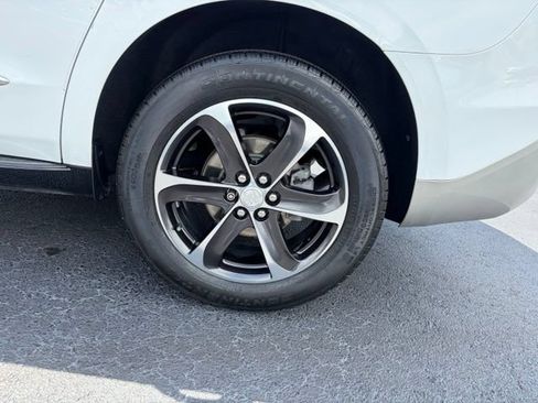 Used 2021 Buick Enclave Essence w/ LPO, Touring Package FWD image 10