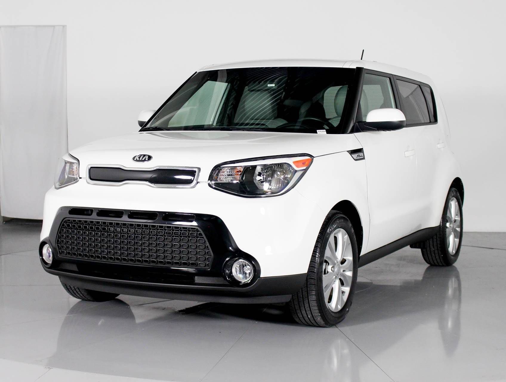 Used 2016 Kia Soul FWD image 1