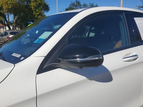 Used 2022 Mercedes-Benz GLC 300 4MATIC Coupe image 12