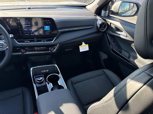New 2026 Chevrolet Equinox LT w/ Convenience Package II FWD image 19
