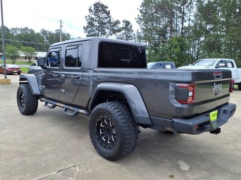 Used 2020 Jeep Gladiator Overland AWD/4WD image 4