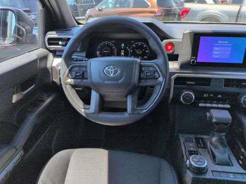 Used 2025 Toyota Tacoma TRD Off-Road AWD/4WD image 13