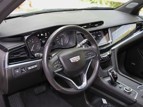 Used 2024 Cadillac XT6 Premium Luxury w/ Technology Package AWD/4WD image 24