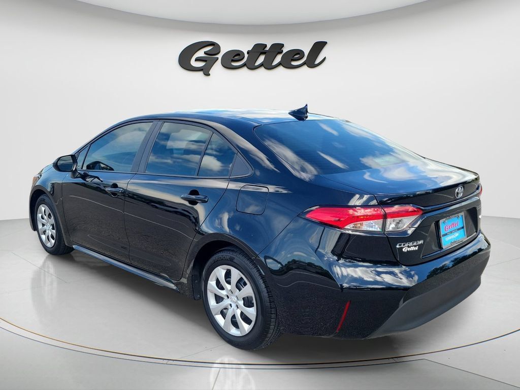 Certified 2025 Toyota Corolla LE w/ Convenience Package FWD image 7