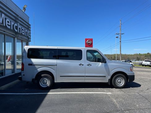 Used 2019 Nissan NV 3500 S image 21