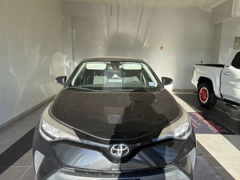 Used 2020 Toyota C-HR LE FWD image 2