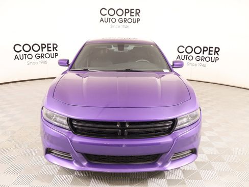 Used 2018 Dodge Charger SXT image 8