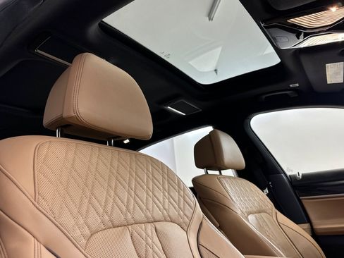 Used 2019 BMW 740i image 25