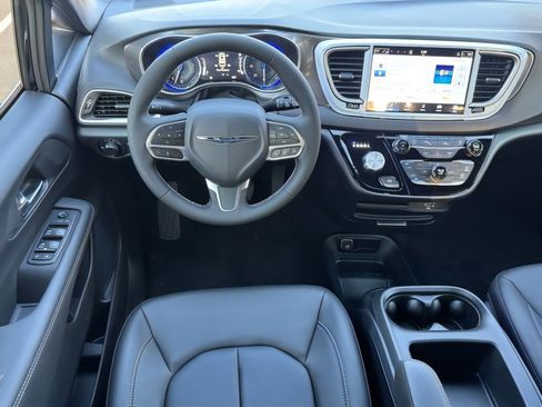 New 2026 Chrysler Voyager LX image 15