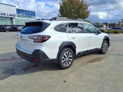 Used 2025 Subaru Outback Premium image 4