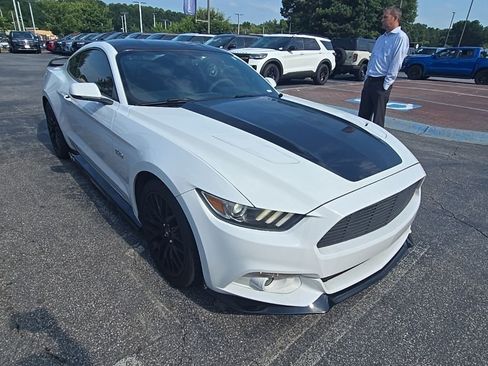 Used 2017 Ford Mustang GT Premium w/ GT Performance Package RWD image 4