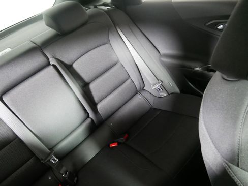 Used 2025 Chevrolet Malibu LT image 14