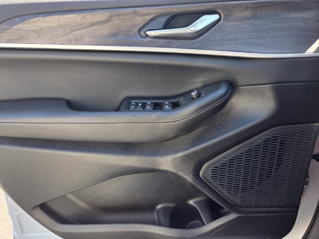 New 2026 Jeep Grand Cherokee Altitude RWD image 19
