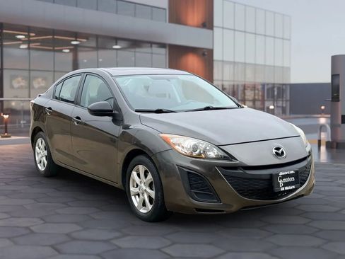 Used 2010 MAZDA MAZDA3 i Touring FWD image 3