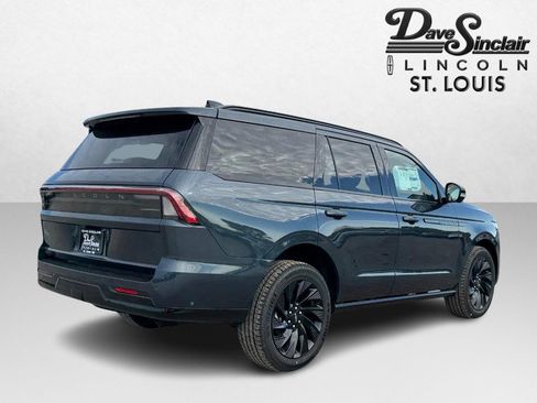 New 2025 Lincoln Navigator Reserve w/ Jet Appearance Package image 5