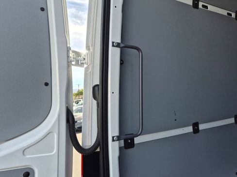 Used 2025 Mercedes-Benz Sprinter 2500 image 21