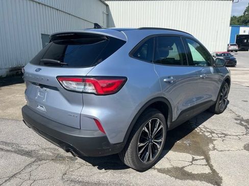 Used 2022 Ford Escape SE w/ SE Sport Appearance Package AWD/4WD image 6