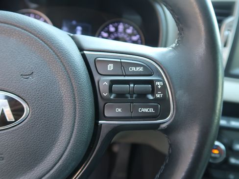 Used 2019 Kia Sportage EX w/ EX Premium Package FWD image 19