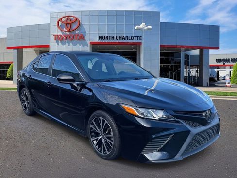 Used 2019 Toyota Camry SE image 1
