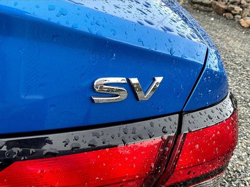 Used 2021 Nissan Versa SV image 7