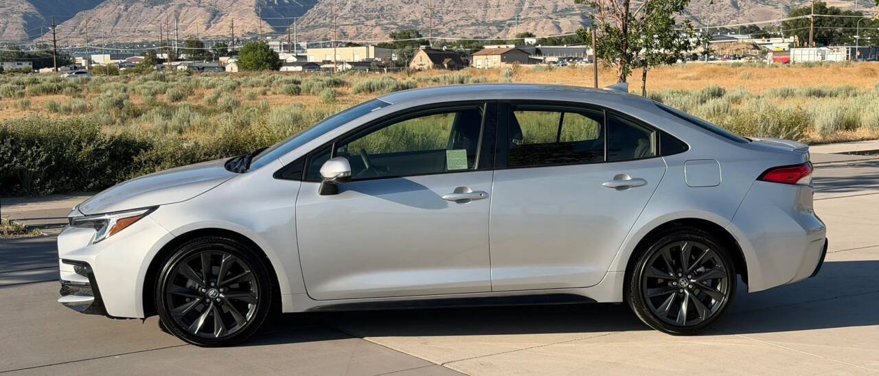 Used 2025 Toyota Corolla SE w/ Convenience Package FWD image 4