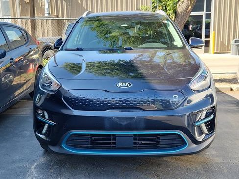 Used 2020 Kia Niro EX w/ Cold Weather Package FWD image 2