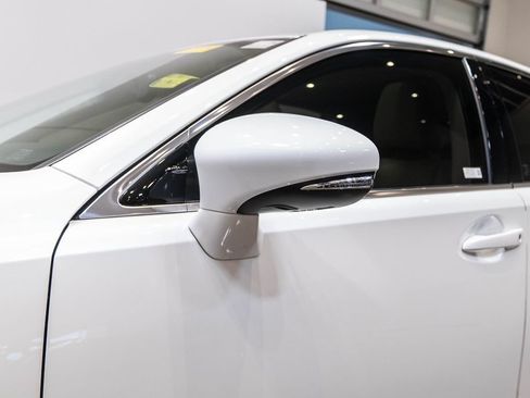 Used 2014 Lexus ES 350 w/ Luxury Package FWD image 12