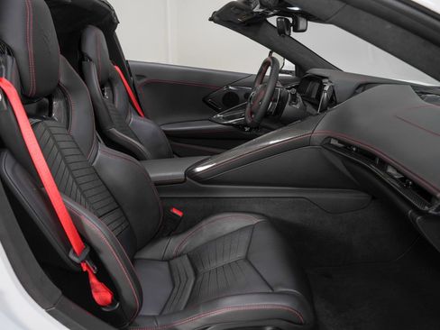 Used 2024 Chevrolet Corvette Stingray Premium Cpe w/ Stealth Interior Trim Package RWD image 29