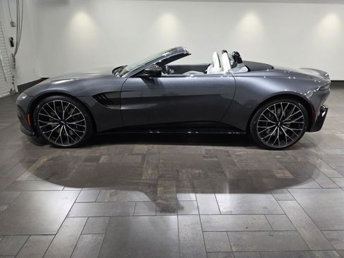 Used 2023 Aston Martin V8 Vantage Roadster image 23