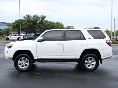 Used 2020 Toyota 4Runner SR5 Premium w/ Moonroof Package AWD/4WD image 30