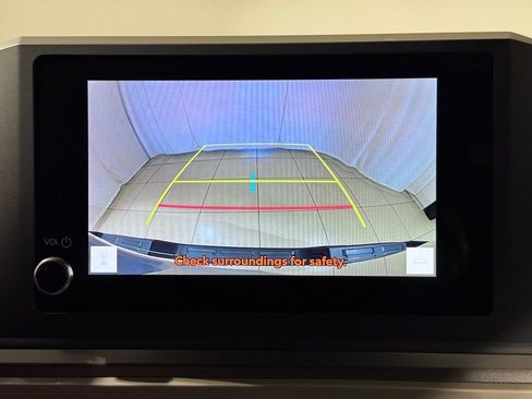 Certified 2025 Toyota Tacoma TRD Off-Road AWD/4WD image 25