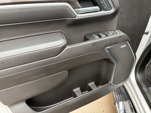 Used 2022 Chevrolet Silverado 1500 LTZ w/ LTZ Premium Package image 12