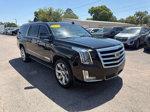 Used 2017 Cadillac Escalade ESV Premium Luxury RWD image 7