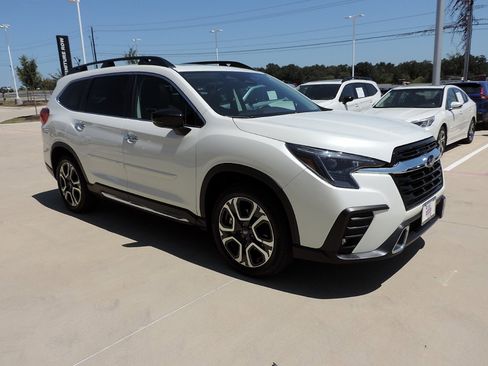 Certified 2024 Subaru Ascent Touring AWD/4WD image 3