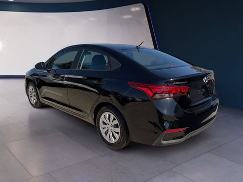 Used 2022 Hyundai Accent SE image 3