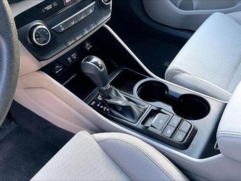 Used 2019 Hyundai Tucson SE image 16