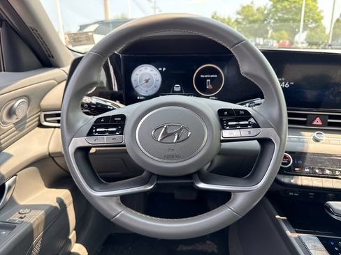 Used 2023 Hyundai Elantra SEL w/ Convenience Package FWD image 20