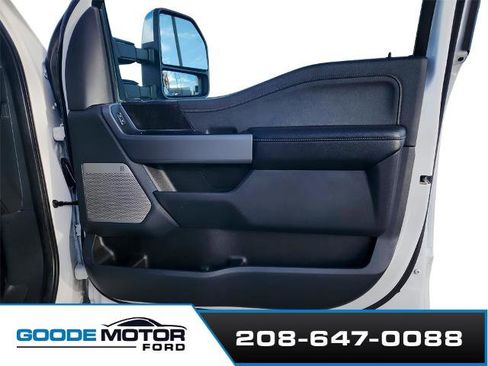 Certified 2023 Ford F250 Lariat w/ Chrome Package image 23