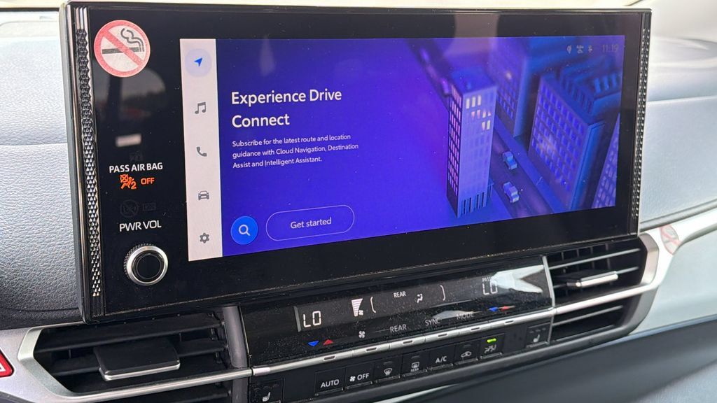 Certified 2025 Toyota Sienna XLE FWD image 15