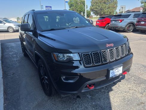 Used 2021 Jeep Grand Cherokee Trailhawk w/ Trailhawk Luxury Group AWD/4WD image 4