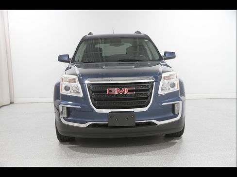 Used 2017 GMC Terrain SLE w/ Convenience Package AWD/4WD image 2