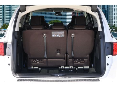 New 2026 Honda Odyssey Touring image 9