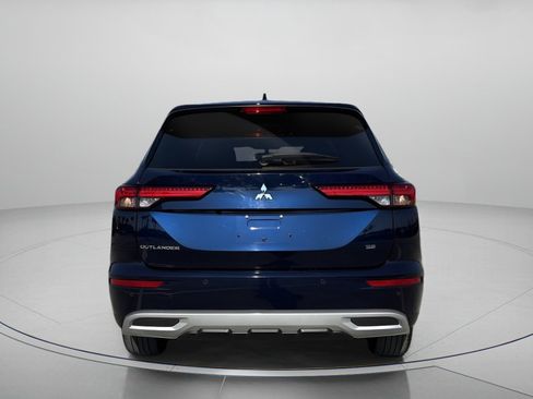Used 2024 Mitsubishi Outlander SE image 4